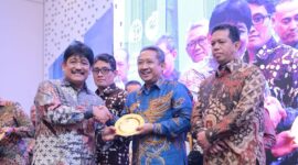 Penghargaan dari Ditjen Pengendalian dan Penertiban Tanah dan Ruang Kementerian ATR/BPN tersebut diserahkan oleh Direktur Jenderal Tata Ruang, Gabriel Triwibawa kepada Wali Kota Bandung, Yana Mulyana di Hotel Le Meridien Jakarta, Senin 12 Desember 2022.