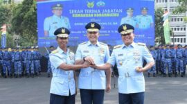 Danseskoau Marsda TNI Minggit Tribowo, S.I.P., menghadiri Upacara Serah Terima Jabatan Komandan Komando Pemeriharaan Material Angkatan Udara (Sertijab Dankoharmatau) dari Marsda TNI Eddy Supriyono, S.E., M.M., kepada Marsda TNI Bambang Triono, M.Tr (Han).,di Lapangan Makoharmatau, Bandung, Jawa Barat. Rabu (21/12/2022).