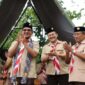 dr. Helmi Budiman, membuka resmi Acara Kursus Pembina Pramuka Mahir Tingkat Dasar (KMD) VI Racana Wiyata Mandala Insitut Pendidikan Indonesia (IPI) Garut Tahun 2022 yang diselenggarakan di Bumi Perkemahan Wiyata Mandala SMKN 4 Garut, Sabtu (24/12/2022).