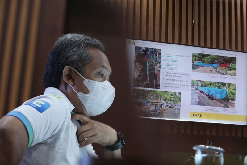 Walikota Bandung Yana Mulyana, Pemkot Bandung terus membenahi lokasi pedagang kaki lima (PKL) di basemen alun-alun dan Jalan Sumatera. Rencananya penataan ini mulai digarap awal tahun 2023 dan ditargetkan selesai sebelum Ramadan.