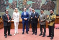 Komisi X DPR RI menerima Kunjungan Kehormatan (courtesy call) dari Delegasi Komite Pendidikan Parlemen Jerman (Bundestag), Kunjungan Kehormatan itu dipimpin oleh Wakil Ketua Komisi X DPR RI, Dede Yusuf di Ruang Rapat Komisi X DPR RI, Nusantara I, DPR RI, Senayan, Jakarta, Senin (5/12/2022).