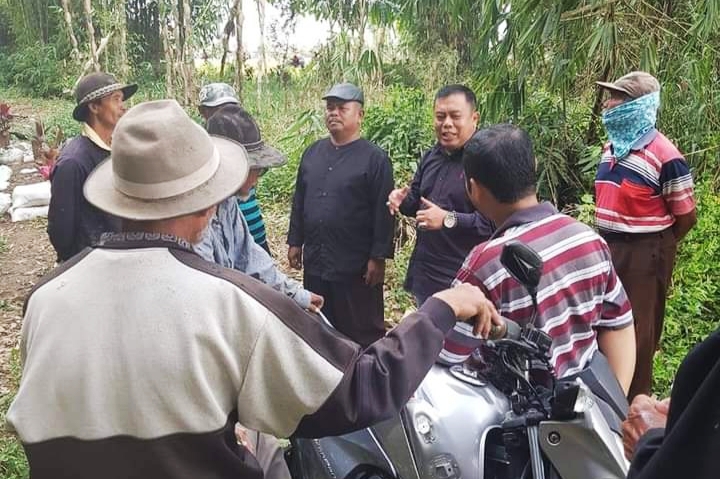 DR H.  Dasep Kurnia Gunarudin, SH., MM . PT Geodipa melakukan kecurangan kecurangan dalam proses jual beli lahan.  Warga Desa Sugih Mukti Kecamatan Pasirjambu merencanakan akan menggugat PT Geodipa Energi terkait pengadaan Lahan Kompensasi (lakom) seluas 6 Ha. 