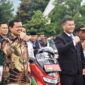 Bupati Sumedang Dony Ahmad Munir menyerahkan motor operasional para kepala desa dan lurah. Pemda Sumedang telah merealisasikan apa yang menjadi harapan para kepala desa. Sabtu (24/12/2022)