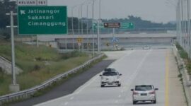 Pengoperasian Tol Cisumdawu akan membantu warga dari Bandung ke Cirebon tidak memutar.