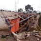 Bangunan rumah rusak akibat diterjang angin puting beliung di Dusun Paseh, Desa Paseh Kidul, Kecamatan Paseh, Kabupaten Sumedang, Senin (23/1/2023) sore. (Pemkab Sumedang)