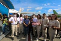 Walikota Bandung menghadiri acara penyambutan penerbangan Pertama Super Air Jet Dari Badara Husein Sastranegara Bandung. Jumat 6 Januari 2022.