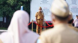 Wakil Bupati (Wabup) Garut dr. Helmi Budiman mengingatkan jajarannya untuk senantiasa waspada terhadap makanan-makanan berbahaya. Hal ini disampaikannya saat memimpin Apel Gabungan Terbatas, di Lapang Sekretariat Daerah (Setda) Garut, Kabupaten Garut, Senin (16/1/2023).