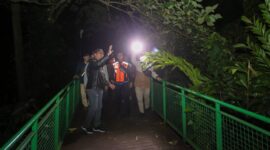 Sekda Kota Bandung Ema Sumarna memantau PJU di beberapa titik di kota Bandung diantaranya memantau ke sejumlah taman untuk melihat penerangan yang ada. Pada tahun 2023 ini Pemerintah Kota (Pemkot) Bandung menganggarkan dana sebesar Rp63 miliar untuk Penerangan Jalan Umum (PJU) dan Penerangan Jalan Lingkungan (PJL).