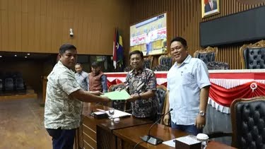 Pimpinan dan Anggota DPRD Kota Bandung melaksanakan Rapat Dengar Pendapat terkait akses Masjid Al-Jabbar bersama Perwakilan warga Cimincrang dan Rancanumpang, di Gedung DPRD Kota Bandung, Rabu (25/1/2023). /Humas DPRD Kota Bandung/