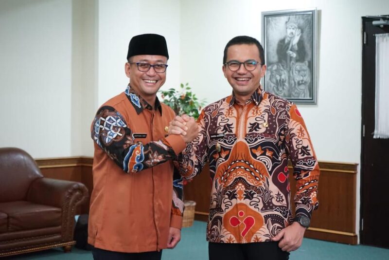 Wakil Bupati Bandung H Sahrul Gunawan bareng Wakil Bupati Tasikmalaya Cecep Nurul Yakin sharing mengenai penanganan Stunting di masing masing daerah. Kamis 19 Januari 2023.