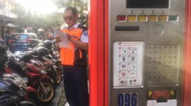 Dinas Perhubungan (Dishub) Kota Bandung mulai menyosialisasikan penyesuaian tarif parkir di Luar Badan Jalan di Kota Bandung. Tarif efektif mulai berlaku per tanggal 11 Januari 2023. Sementara untuk sosialisasi sudah dimulai sejak 4 Januari 2023 di berbagai area parkir off street.