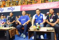 Susilo Bambang Yudhoyono dan Agus Harimurti Yudhoyono didampingi rombongan saat menyaksikan pertandinga Proliga 2023 di Jalak Harupat, Soreang, Kamis (5/1/2023)