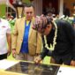 Wakil Bupati (Wabup) Garut dr. Helmi Budiman meresmikan SMK MART yang merupakan media belajar bagi para siswa di SMK Mekarmukti, berlokasi di Desa Cijayana, Kabupaten Garut, Jum'at (3/2/2023).