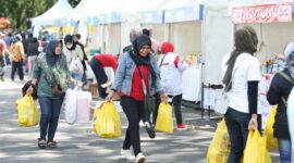 Untuk mengendalikan harga beras medium yang mengalami kenaikan, Pemerintah Kota (Pemkot) Bandung melalui Dinas Perdagangan dan Perindustrian (Disdagin) akan menggelar Operasi Pasar Beras Medium.