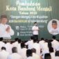 Wali Kota Bandung, Yana Mulyana Membuka Kegiatan Kota Bandung Mengaji, di Masjid Al Ukhuwah, Jalan Wastukancana, Rabu 15 Februari 2023. Pemerintah Kota (Pemkot) Bandung kembali menggelar kegiatan Kota Bandung Mengaji Tahun 2023. 