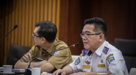 Kepala Dinas Perhubungan Kota Bandung, Dadang Darmawan menyebut, kereta api disel yang saat ini menjadi transportasi publik rute Padalarang - Bandung - Cicalengka ke depan dikonversi menjadi KRL.