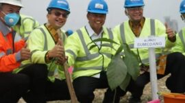 Wakil Gubernur Jawa Barat Uu Ruzhanul Ulum bersama kepala daerah se-Jawa Barat melakukan studi banding tentang praktik pertambangan berkelanjutan di pabrik semen SBI di Narogong Jawa Barat. rabu 8 Februari 2023