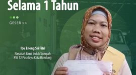 Ibu Eneng Sri Fitri. Berkat kebiasaannya melaksanakan Kang Pisman, Eneng kini memiliki tabungan di Bank Sampah Induk RW 12 Pasirlayu. Bahkan ia bisa menarik tabungannya hingga Rp4 juta.