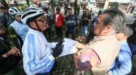 Sekda Kota Bandung Ema Sunarna : Pemerintah Kota (Pemkot) Bandung akan menata dan merapikan pedagang kaki lima (PKL) di kawasan Tegalega, PKL yang berjualan di kawasan ini akan menggunakan pola bongkar pasang atau knock down. Baik itu di area timur (Jalan Moh Toha) dan barat (Jalan Otto Iskandar Dinata/Otista). Jum'at 10 Maret 2023.