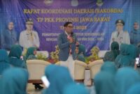 Gubernur Jawa Barat Ridwan Kamil meminta kader PKK di seluruh Jabar menyebarkan informasi positif terkait pembangunan di bidang kesejahteraan keluarga. Selasa (14/3/2023).