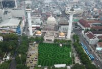 Setelah sempat ditutup karena pandemi Covid-19, Taman Alun-alun Bandung kembali dibuka mulai Sabtu 25 Maret 2023 secara terbatas.