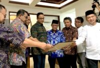 Setelah jadi bahan penasaran, dokumen Piagam Koalisi Perubahan akhirnya terungkap. Isinya ada enam poin. Salah satunya terkait lima kriteria calon pendamping Anies Baswedan.