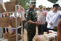 1000 Paket diaediakan pada Pasar murah yang digelar dalam rangkaian acara Kolaboratif Kodam III Siliwangi bersama Polda Jabar, Pemprov Jabar, Pelaku Usaha dan intansi lainnya temasuk Citarum Harum Sektor 18. Karawang, Sabtu (4/3/2023).