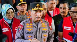Kapolri Jenderal Listyo Sigit Prabowo datang ke lokasi utama kebakaran Depo Pertamina Plumpang, Jakarta Utara. (Arsip Polri)
