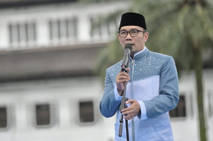 Gubernur Jawa Barat Ridwan Kamil menunjuk Sekretaris Daerah Kota Bandung Ema Sumarna sebagai Pelaksanaan Harian (Plh) Wali Kota Bandung