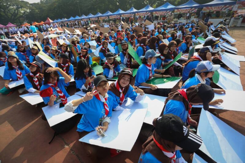 Pemkot Bandung menggelar Festival Mabar (Makan Benar) B2SA di Lapangan Saparua Kota Bandung. Kegiatan ini bertujuan untuk menstimulan kreativitas warga dalam memanfaatkan pangan. Acara ini dihadiri oleh 650 anak usia sekolah di Kota Bandung, Senin 29 Mei 2023.