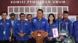 Ketum Partai Demokrat (PD) Agus Harimurti Yudhoyono atau AHY resmi mendaftarkan 580 bakal calon legislatif (bacaleg) 2024 ke KPU hari ini Minggu 14 Mei 2023.