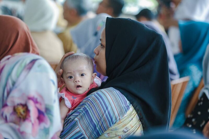 Pemerintah Kota (Pemkot) Bandung bersama Lions Club menyalurkan sejumlah bantuan paket makanan tambahan untuk mencegah stunting di tiga kecamatan, Senin 5 Juni 2023. Di antaranya Kecamatan Coblong, Cibeunying Kaler, dan Ujungberung.