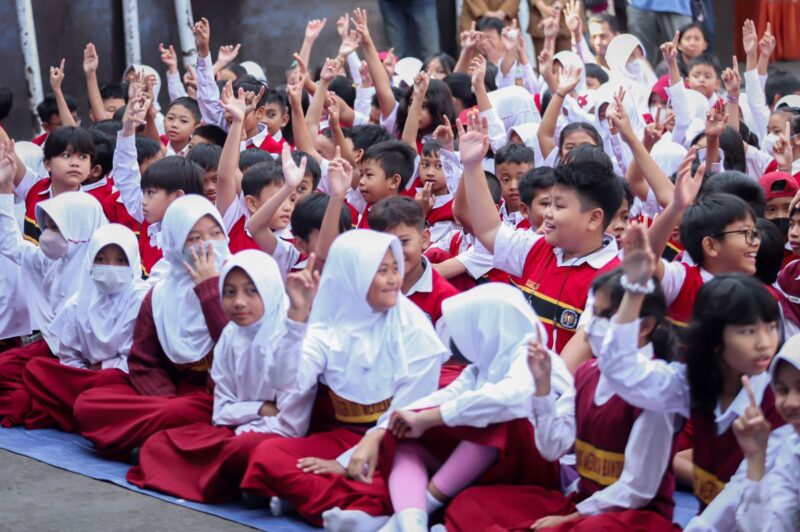 Ema Sumarna : Kepala sekolah harus mengintensifkan pengawasan terhadap seluruh warga sekolah dan kondisi lingkungannya.