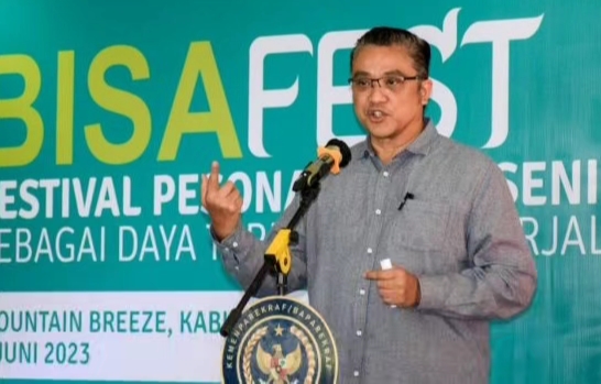 Ketua Komisi X DPR Dede Yusuf Macan Effendi dalam BISA Fest di Bandung (9/6/2023). “Ada banyak alasan kenapa urusan kebudayaan harus ditarik ke Kementerian Pariwisata,” jelas Dede Yusuf. Bandung (9/6/2023)