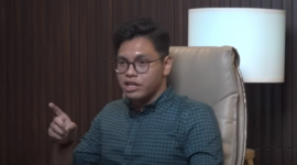 BEM UI ancam Jokowi dalam dua pilihan: Turun baik-baik sebelum Pemilu 2024, atau turun dengan (kekerasan) tumpah darah. Hal ini diisampaikan dalam Podcast Abraham Samad (20/6).