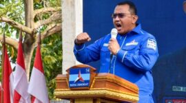 Ketua DPD Jabar Anton Sukartono Suroto. “Semoga dengan dilantiknya para jajaran Ketua, Sekretaris dan Bendahara DPAC ini Demokrat meraih kejayaan kembali di Kabupaten Bandung, dan fokus menjadikan Ketum AHY menjadi Wapres Anies Baswedan untuk 2024.