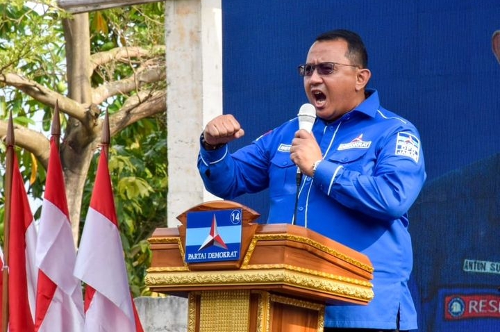 Ketua DPD Jabar Anton Sukartono Suroto. “Semoga dengan dilantiknya para jajaran Ketua, Sekretaris dan Bendahara DPAC ini Demokrat meraih kejayaan kembali di Kabupaten Bandung, dan fokus menjadikan Ketum AHY menjadi Wapres Anies Baswedan untuk 2024.