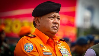 Komisi Pemberantasan Korupsi (KPK) melimpahkan Kepala Basarnas  RI periode 2021-2023, Marsekal Madya (Marsdya) Henri Alfiandi dan Koordinator Administrasi Kepala Basarnas Letkol Adm, Afri Budi Cahyanto ke Puspom Mabes TNI setelah menetapkan keduanya sebagai tersangka dalam kasus dugaan suap.