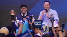 Bacapres Anies Baswedan dan Ketum Demokrat AHY saat hadir dalam kegiatan dialog rakyat, di Bandung. Minggu (6/8/2023)