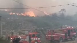 Dinas Kebakaran dan Penanggulangan Bencana (Diskar PB) Kota Bandung menerjunkan 3 unit armada guna membantu upaya pemadaman kebakaran di Tempat Pembuangan Akhir (TPA) Sampah Sarimukti Kabupaten Bandung Barat.