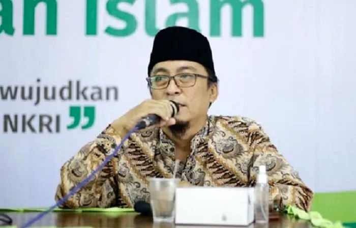 Ketua Persis Jabar KH. Iman Setiawan Latief, SH : Persis Jabar sangat menghormati Ir Soekarno sebagai proklamator dan Presiden RI pertama, beserta pahlawan-pahlawan lainnya yang telah banyak berjasa memerdekakan Indonesia.
 Penghormatan yang seharusnya dilakukan, bukan dengan cara membangun patung-patung beliau, akan tetapi dengan cara lain yang lebih baik dan bermanfaat.