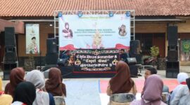 Penampilan dalang 
 Cipta  Dewa Sunandar Sunarya  pada kegiatan Menspirit Kwarcab Kabupaten Bandung