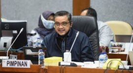 Wakil Ketua Komisi X DPR Dede Yusuf: bisa dilakukan (bebas skripsi), hanya harus dipahami agar literasi kemampuan menulis tetap tidak hilang,