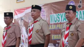 Ketua Harian Kak, Seful Bachri S.H., M.M.Ap, didampingi Camat Dayeuhkolot selaku Ka Mabiran  Kak Drs. Haris Taupik dan Ketua Kwarran Periode 2021 -2023 Kak Uus Supriatna , S.Pd  saat pembukaan Musyawarah Ranting VII Kwarran  Dayeuhkolot, Rabu (30/8/2022)