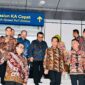 PJ Gubernur Jabar Bey Machmudin Bey berharap kehadiran kereta cepat pertama di Asia Tenggara membawa dampak positif bagi perekonomian masyarakat khususnya para pelaku UMKM. 