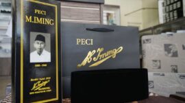 Toko Peci M Iming berdiri sejak tahun 1918 masih tetap eksis dan mampu bertahan hingga 100 tahun atau satu abad.