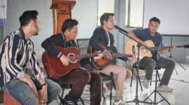 Diksi Band Hibur Peserta Bimtek Bagi bagi anak muda zilenial. Kerjasama Kemenpora dan Komisi X DPR RI. Soreang Minggu (15/10)