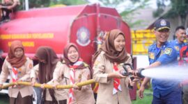 Anggota Pramuka penegak dan pandega Kwarcab Kabupaten Bandung mengikuti pendidikan dan pelatihan (diklat) peduli bencana. Jumat (24/11/2023)