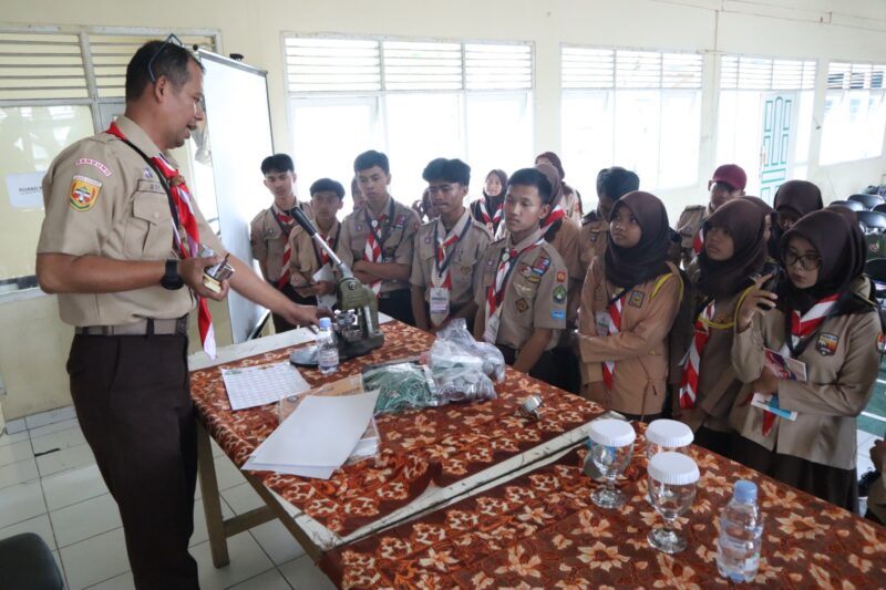 Peserta Pelatihan Wirausaha mendapatkan ragam pelatihan materi keahlian tentang kemampuan usaha membuat percetakan pin, gantungan kunci serta usaha pembuatan Mug. 