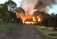 Puluhan penginapan di kawasan objek wisata Emte Highland Resort, Jalan Ciwidey Patengan, Desa patengan, Kecamatan Rancabali dilalap si jago merah Senin (13/11/2023)
